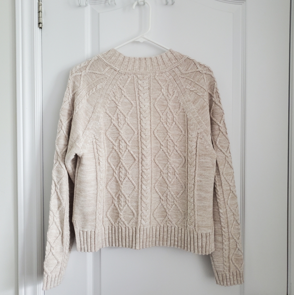 BNWT Gap Cable-Knit Crew-neck Sweater - Picture 2 of 6